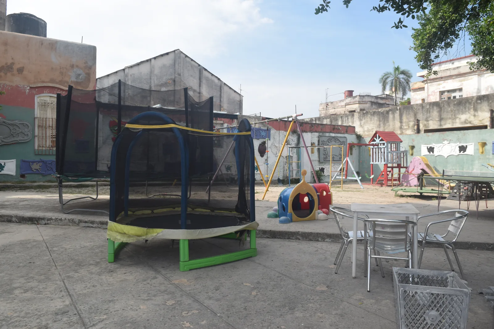 Parque infantil Luz del camino en la calle Calzada en el Vedado